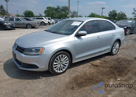 2013 Volkswagen Jetta 2.5L Se z USA, uszkodzony, nr VIN 3VWDP7AJ5DM358238